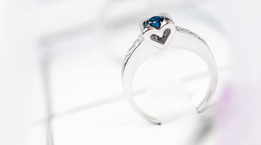 Geschenkideen: Individueller Schmuck als Weihnachtsgeschenk