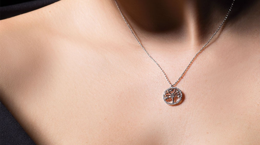 Schmuck mit Lebensbaum