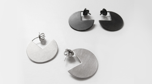 Schmuck aus oxidiertem Silber